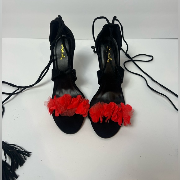 Qupid Black Suedette Lace Up Heels with Red Ruffle Floral Details Size 7 NEW - Picture 2 of 8